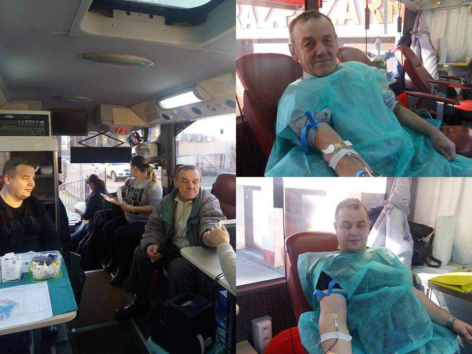 STRONA 4 KOMUNIKATOR MGP 33 osoby oddały krew, której potrzebuje chorująca na białaczką limfoblastyczną ostrołęcka policjantka Policjanci, strażacy oraz cywile oddali w poniedziałek, 8 stycznia,