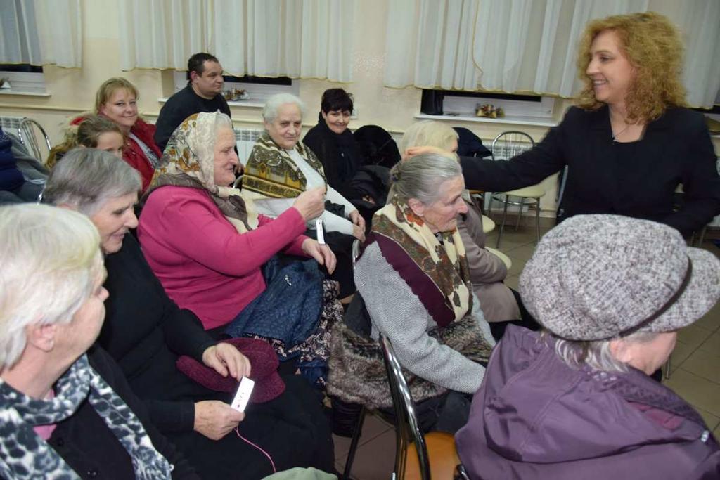 udziałem pieszych i rowerzystów oraz do dyskusji na temat wcześniej obejrzanych nagrań przedstawiających niebezpieczne sytuacje występujące