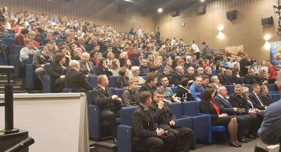 Na spotkaniu dyskutowano na tematy realizowane w ramach różnych akcji prowadzonych przez służby mundurowe: policję - Bezpieczne Ferie 2018, straż - Bezpieczne Lodowiska 2018 oraz MSWiA - Czad i ogień.