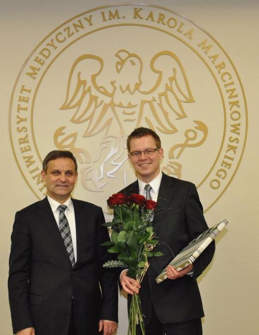 ROK 2013 JM Rektor Uniwersytetu Medycznego im. Karola Marcinkowskiego w Poznaniu, prof. dr hab. Jacek Wysocki, uhonorował indywidualną nagrodą naukową za rok 2011 DR KATARZYNĘ KOSICKĄ.