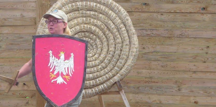 15 - oryginalne eksponaty broni - pojazdy militarne - przymierzalnia mundurów wojskowych Zajęcia sprawnościowe na strzelnicy militarnej: - oddanie strzałów z replik broni z II wojny światowej 0.30 0.
