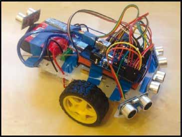 Aplikacja sterująca robotem napisana została w środowisku LabVIEW.