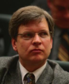 Odbył staże zagraniczne (Amsterdam). W 1998 uzyskał stopień doktora habilitowanego. Od 2003 kieruje Kliniką Chirurgii Onkologicznej Uniwersytetu Medycznego w Lublinie.
