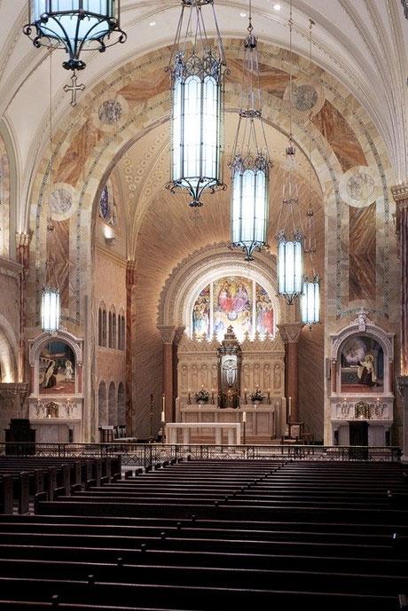 Round Room. Come to meet some faithful Catholics who love the Lord.