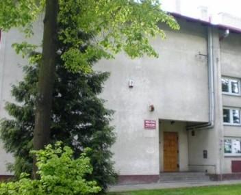 Zdjęcie nr 3. Gminna biblioteka Publiczna Źródło: Urząd Gminy w Żurawicy Gminna Biblioteka Publiczna została powołana na mocy zarządzenia Gminy Żurawica Nr 5114/86 z dnia 5 lutego 1986 roku.