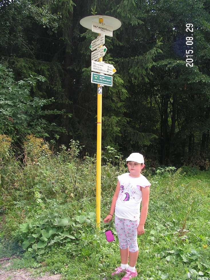 rozciąga się widok na Ostry.