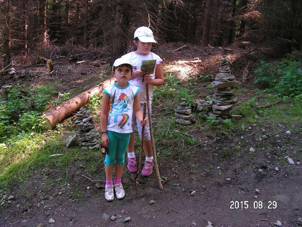 schroniskiem mamy informację o wysokości (946m). Uwaga.