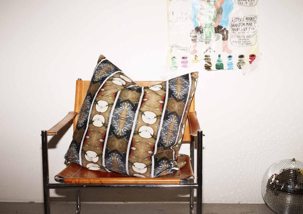 PH152281 Poprzez kolekcję FÖREMÅL IKEA świetnie wykorzystuje umysł szwedzkiego artysty Pera B. Sundberga, poszerzając nasze horyzonty i otwierając nas na cały kalejdoskop nowych wzorów.