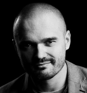 Dr Xymena Bukowska socjolożka, adiunkt w Instytucie Socjologii Collegium Civitas; zajmuje się socjologią obywatelstwa, teorią demokracji oraz socjologią kultury i problematyką tożsamości w późnej