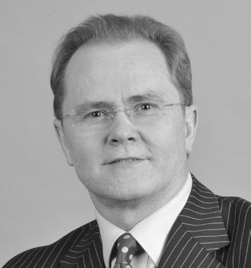 Jest także wiceprzewodniczącą prezydium Komisji Etyki Reklamy, członkiem Stowarzyszenia Komunikacji Marketingowej SAR oraz Komitetu Effie.