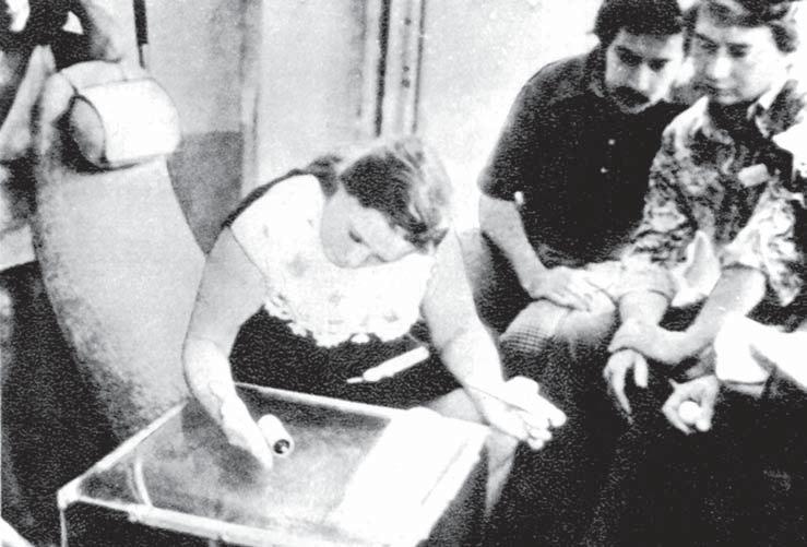 Gruntowne badanie zjawisk psychokinetycznych przeprowadzał w pierwszych latach XX w.