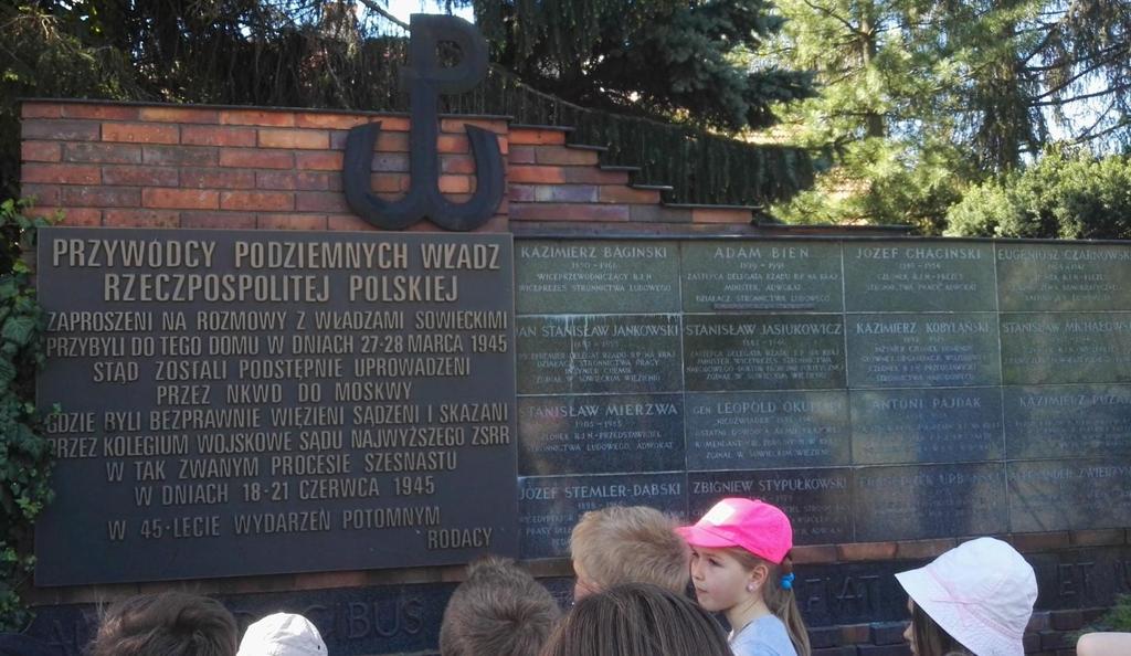 7 V 2016 7 maja 2016 roku wzięliśmy udział w XXXII Rajdzie Pieszym Bliskie Sercu zorganizowanym przez Oddział PTTK Ochota w Roku Krajoznawstwa Polskiego w ramach ogólnopolskiej akcji PTTK "Wędruj z