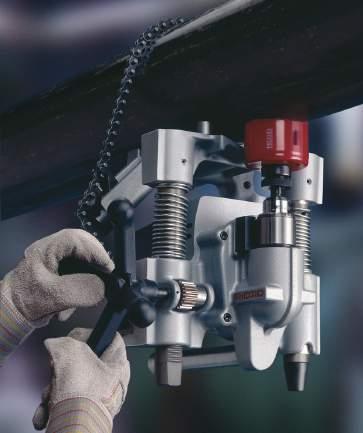 PIŁOWANIE I WIERCENIE Narzędzia do wycinania otworów Model HC300 Narzędzie do wycinania otworów firmy RIDGID model HC300 jest zaprojektowane do wycinania otworów o średnicy do 3" (76 mm) w rurach