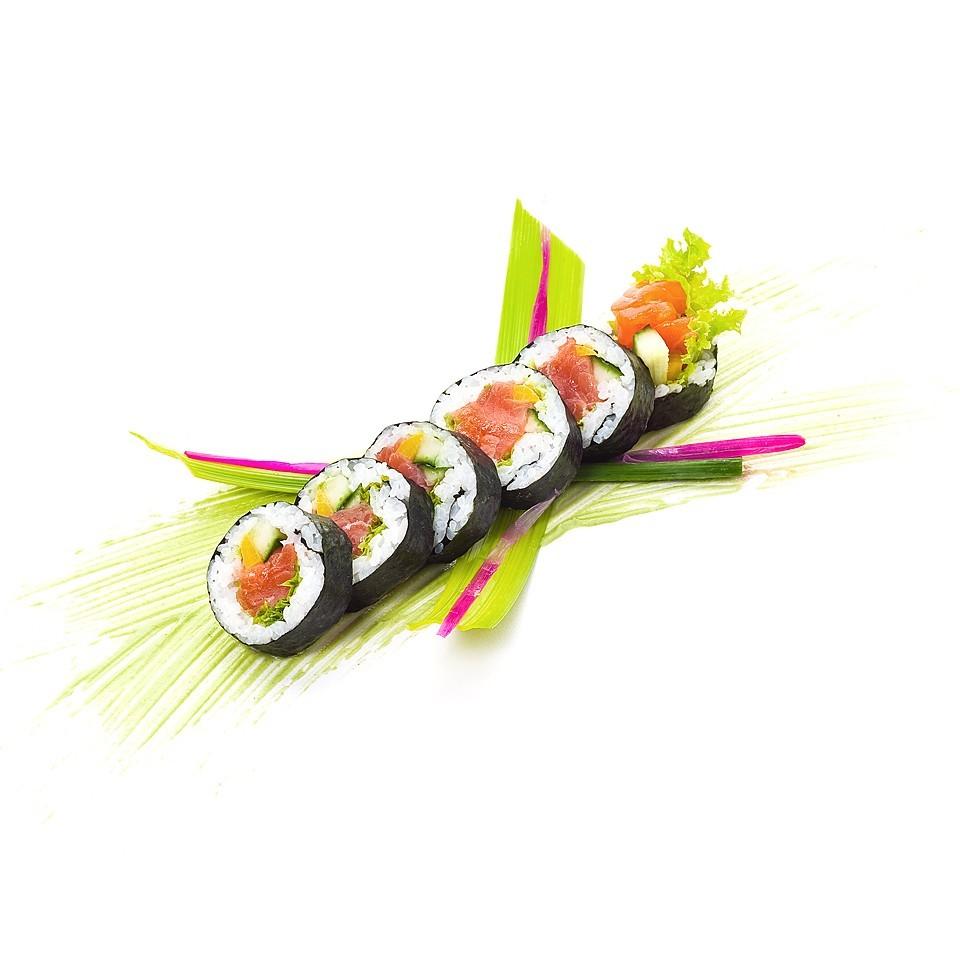 FUTOMAKI nauka robienia Japanese Events Group To rodzaj sushi w którym ryż i pokrojone w paski kawałki surowych ryb i warzyw zawijane są w płat nori tworząc grube rolki o średnicy 4-6 cm i krojone w