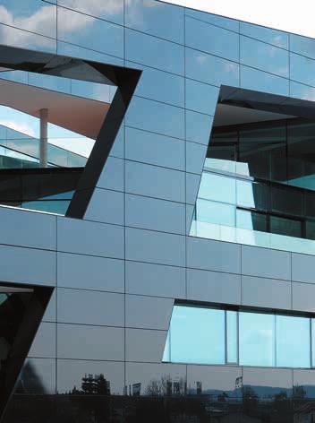 Budynek mieszkalny Boulogne-Billancourt, Francja Szkło StoVentec Glass Opis systemu Wygląd: błyszczący wyjątkowy efekt głębi dzięki kolorowej powłoce na spodniej stronie tafli szklanej krawędzie