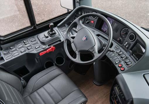 www.truck-van.pl Prezentacja AUTOBUSY Otoczenie kierowcy jest nie tylko ergonomiczne, ale zostawia mu miejsce na prywatne rzeczy, np. kubek z gorącą kawą czy telefon.