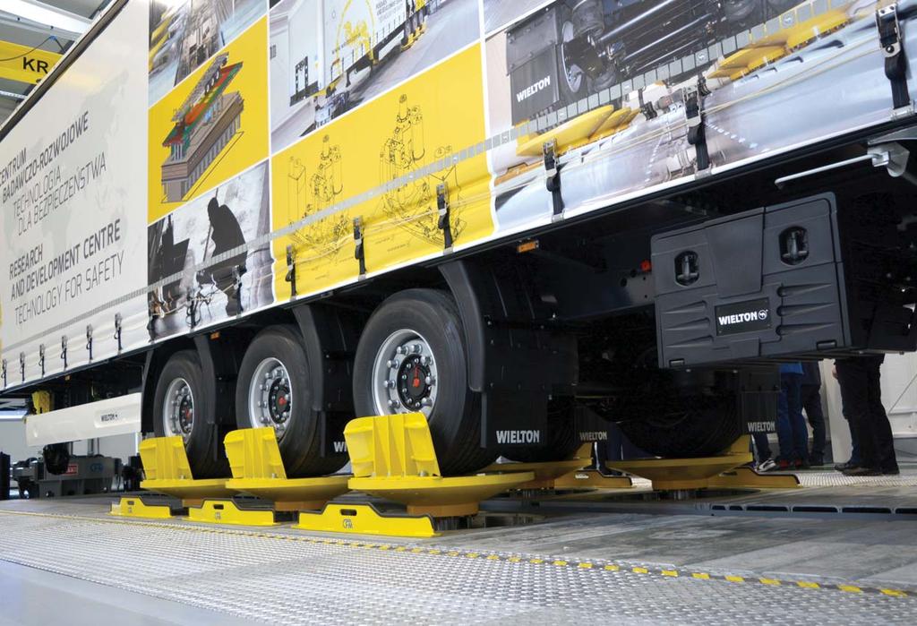 WYDARZENIE Centrum Badawczo-Rozwojowe www.truck-van.pl Dodatkowe 600 ton Największy polski producent naczep nie zwalnia tępa.