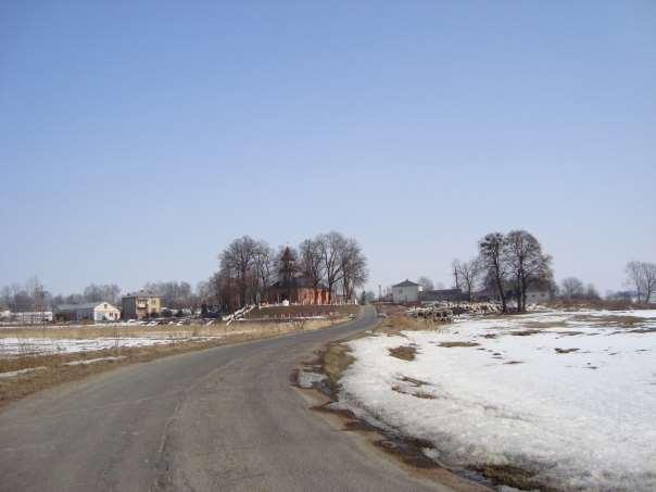 20 Zdjęcie 5 Rok 2010, 10 marca. Widok na kościół od strony Horyszowa (foto Henryk Kulik).