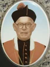 37 Zdjęcie 17 Rok 2012, 6 października. Ks. kanonik Franciszek Bolesław Sokół (zdjęcie na nagrobku). Urodził się 4 (3 184 ) grudnia 1886 roku. Wyświęcony w 1912 roku 185.