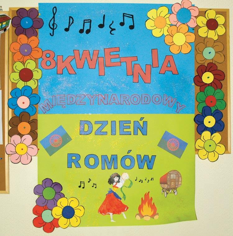 zwiedzania wypożyczoną z Instytutu Pamięci i Dziedzictwa Romów oraz Ofiar Holokaustu w Szczecinku wystawę planszową, dotyczącej tradycji taborowania przez Romów.