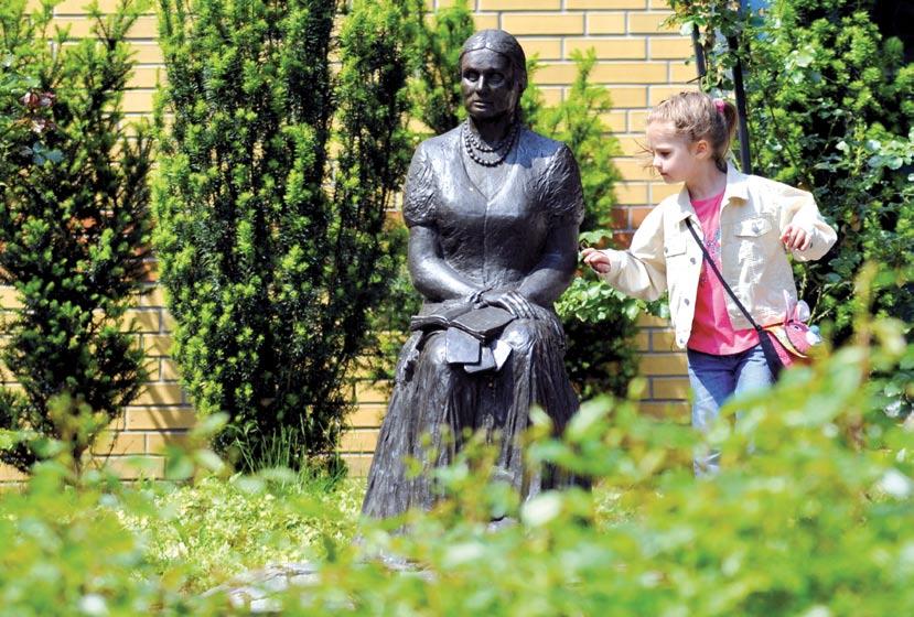 PAPUSZA odkrywanie tajemnic Może się wydawać, że o współczesnych wiemy wszystko. Tak jednak nie jest.