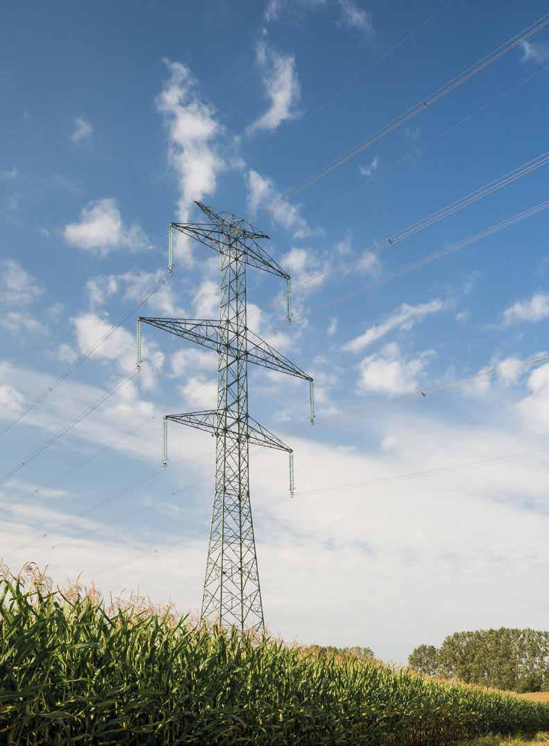 PSE, LINIE NN Czas intensywnych działań ROK 2017 PRZYNIÓSŁ KOLEJNE ZMIANY W POLSKIM SEKTORZE PALIWOWO-ENERGETYCZNYM.