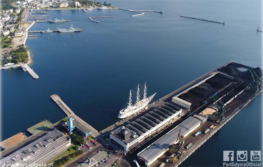 Pogłębienie toru podejściowego i akwenów wewnętrznych Portu Gdynia.
