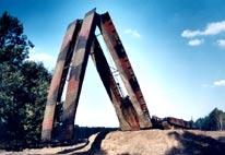 78 Bogdan SZUKALSKI, Robert HAŁEK 7.2. Most czołgowy BLG-67M2 (BLG-68) W tym samym czasie gdy był realizowany LAUR w OBRUM sp. z o.o., we współpracy z Wojskowymi Zakładami Inynieryjnym w Dblinie, powstała niezalena konstrukcja mostu czołgowego.