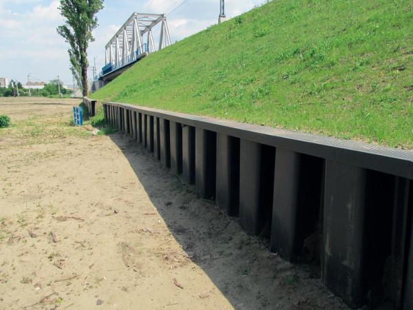 Fot. 10. Ściany oporowe dojazdu do tunelu wykonane w technologii ścian szczelinowych Fot. 11.