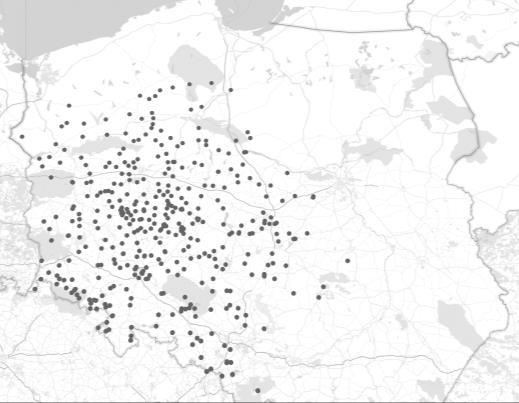 dystrybucyjne : 775 sklepów, 3 centra dystrybucyjne Centra