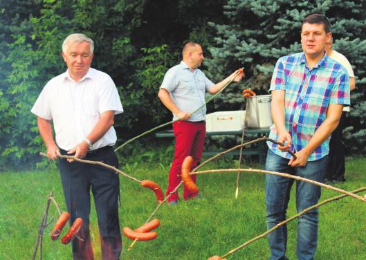 rok III/5(21) D L A M Y Ś L Ą C Y C H Pieniądze na koncie, a drogi czekają.