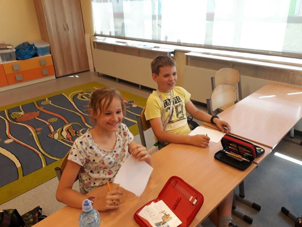 Klasa III Kwiecień Maj Czerwiec Ktoś kiedyś powiedział, że wszystko co dobre szybko się kończy! I nie sposób się z tymi słowami nie zgodzić. Lekcje twórczości (3-letni pilotaż) dobiegły końca.