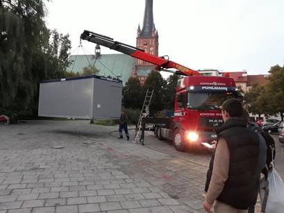 miejscem do (ycia dla ubogich rodzin, nie pasuje do narracji socjalu jako miejsca odbywania kary za bied'. Z pieni'dzy BGK nie mo(na oczywi%cie kupowa& kontenerów. 39 Ilustracja 12.