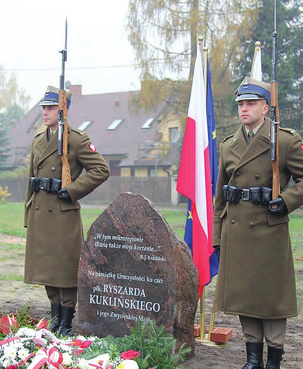 Kuklińskiego Małgorzata Kupiszewska, starosta Mirosław Pszonka, prezydent Zbigniew Szczepaniak i przewodniczący rady miasta Jarosław Margielski. Ulicę Kuklińskiego poświęcili ks.