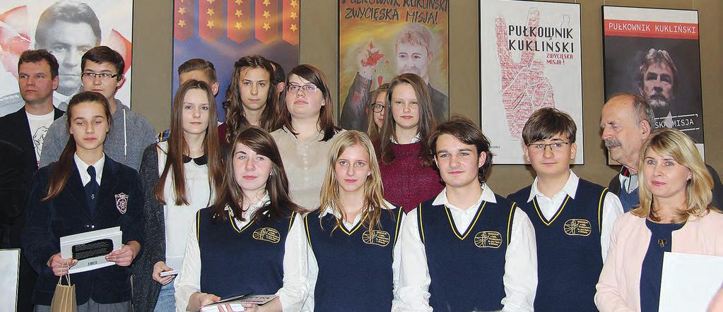 LO 9-15 listopada 2015 ReLACJe 27 Zwycięzcami konkursu historycznego zostali uczniowie z gimnazjum w Gliniance (na zdjęciu stoją w pierwszym rzędzie) Przewodniczący rady miasta Otwocka Jarosław