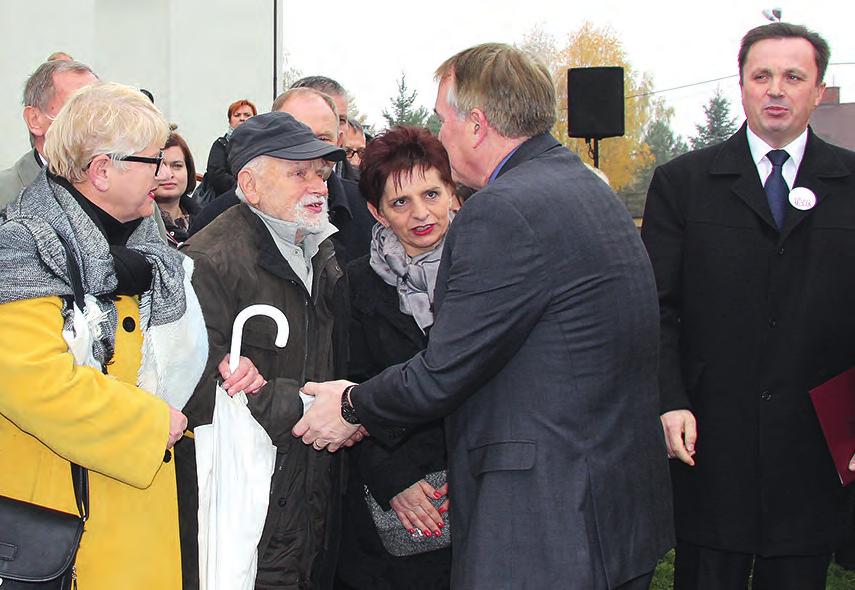 W imieniu władz samorządowych głos zabrał prezydent Zbigniew Szczepaniak, zaznaczając, że młodzież wychowywana w duchu patriotycznym będzie pamiętała o tej najnowszej historii.