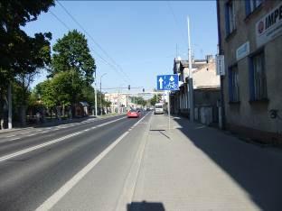 (przejazd dla rowerzystów); Kierujący pojazdem zbliżając się do przejazdu dla rowerzystów jest zobowiązany zachować szczególną ostrożność i ustąpić pierwszeństwa rowerowi znajdującemu się na