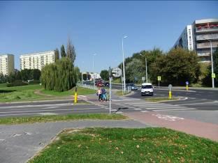 drogach i pasach ruchu dla rowerzystów zauważają wzrost zagrożeń i zwiększającą się