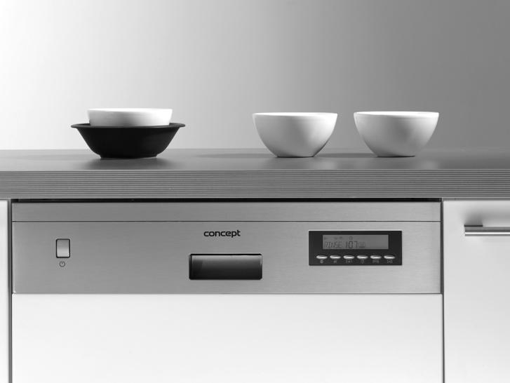 EN DESCRIPTION OF THE CONTROL PANEL 1. Main switch button 2. Language switch button 3. Alternative washing button (both spray arms, upper arm only, lower arm only) 4. 3 in 1 function button 5.
