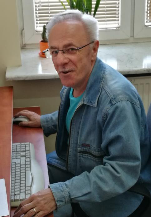 Studia uzupełniające ukończył na Uniwersytecie Łódzkim na tym samym kierunku o tej samej specjalności pisząc pracę magisterską pod kierunkiem dr Barbary Juraś-Krawczyk, Rozprawa doktorska napisana