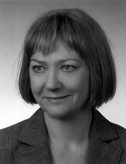 1004 a.m. trzeciak Prof. dr hab. Anna M. Trzeciak ukończyła studia chemiczne na Uniwersytecie Wrocławskim w 1977 r., w 1981 r. obroniła pracę doktorską, której promotorem był prof. J.J. Ziółkowski.