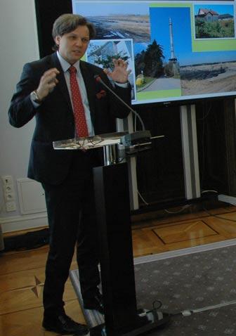 Prof. dr. hab. Dariusz Gwiazdowicz Prof. dr. hab. Wanda Olech Ks.