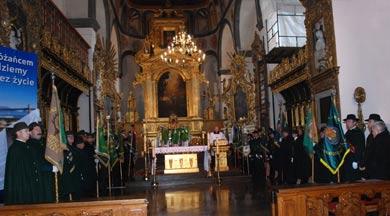 Celebrę kościelną rozpoczął ks. prał. Wiesław Kosek, który zaprosił zebranych do modlitwy i przedstawił bogatą historię bazyliki.