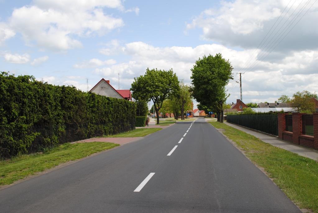 Ne ma jeszcze kanalzacj. Główne drog asfaltowe nedawno zostały wyremontowane.