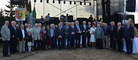 W tym miejscu dodać należy, że ze względu na napięty program dożynkowy oraz szczególny czas, związany ze zbliżającymi się wyborami samorządowymi, odstąpiono od odczytywania listów i gratulacji