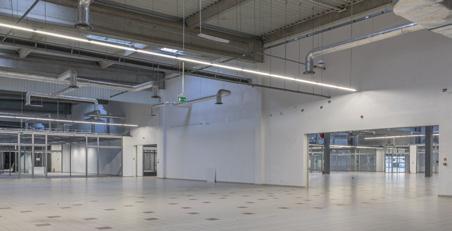 W HALI 5 000 OBCIĄŻENIE UŻYTKOWE PODŁOGI 2,5 T/M 2 MAKSYMALNE OBCIĄŻENIE PRĄDOWE 2 000 KW