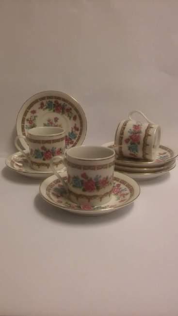 15 6 porcelanowych filiżanek i talerzyków w róże
