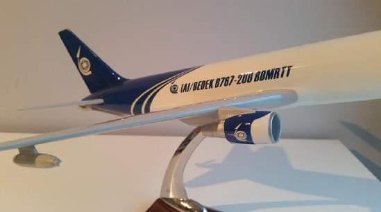 6 Model samolotu pasażerskiego Boeing 767 Model samolotu pasażerskiego