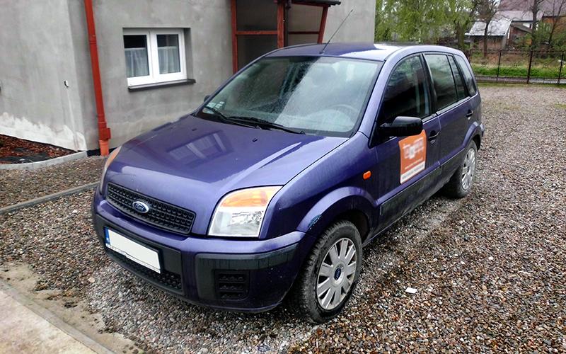 Montaż haka holowniczego Ford Fusion przygotowanie Całą operację zaczynamy juz tradycyjnie od rozpakowania paczki w której znajduje się nasz zaczep i sprawdzenia całego