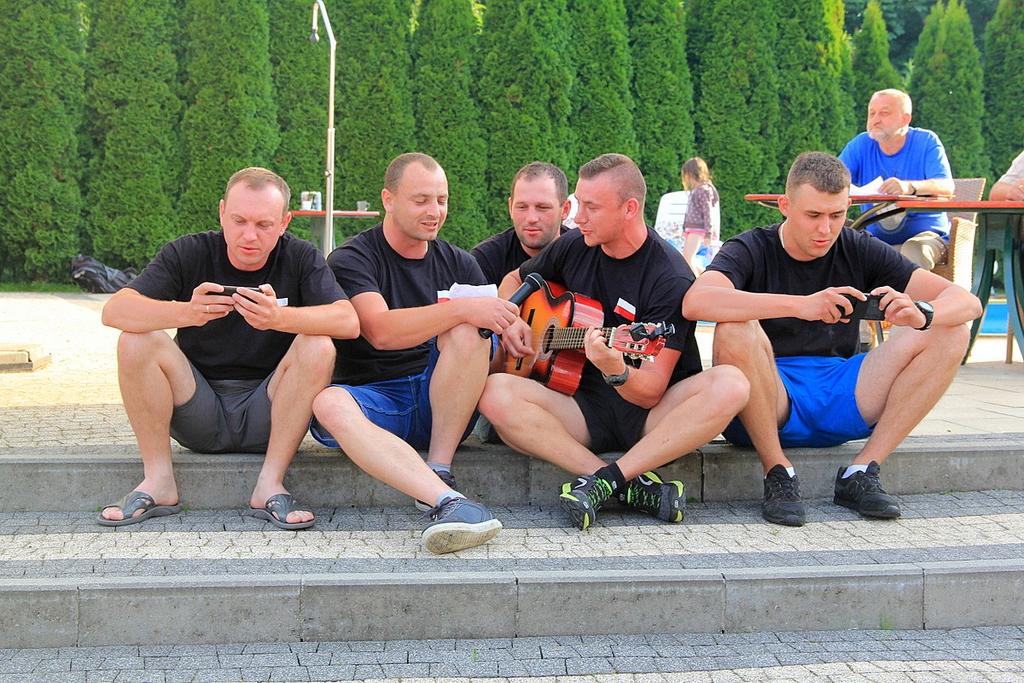 W skład jury oceniającego teksty i wykonanie piosenek rajdowych wszedł m. in.